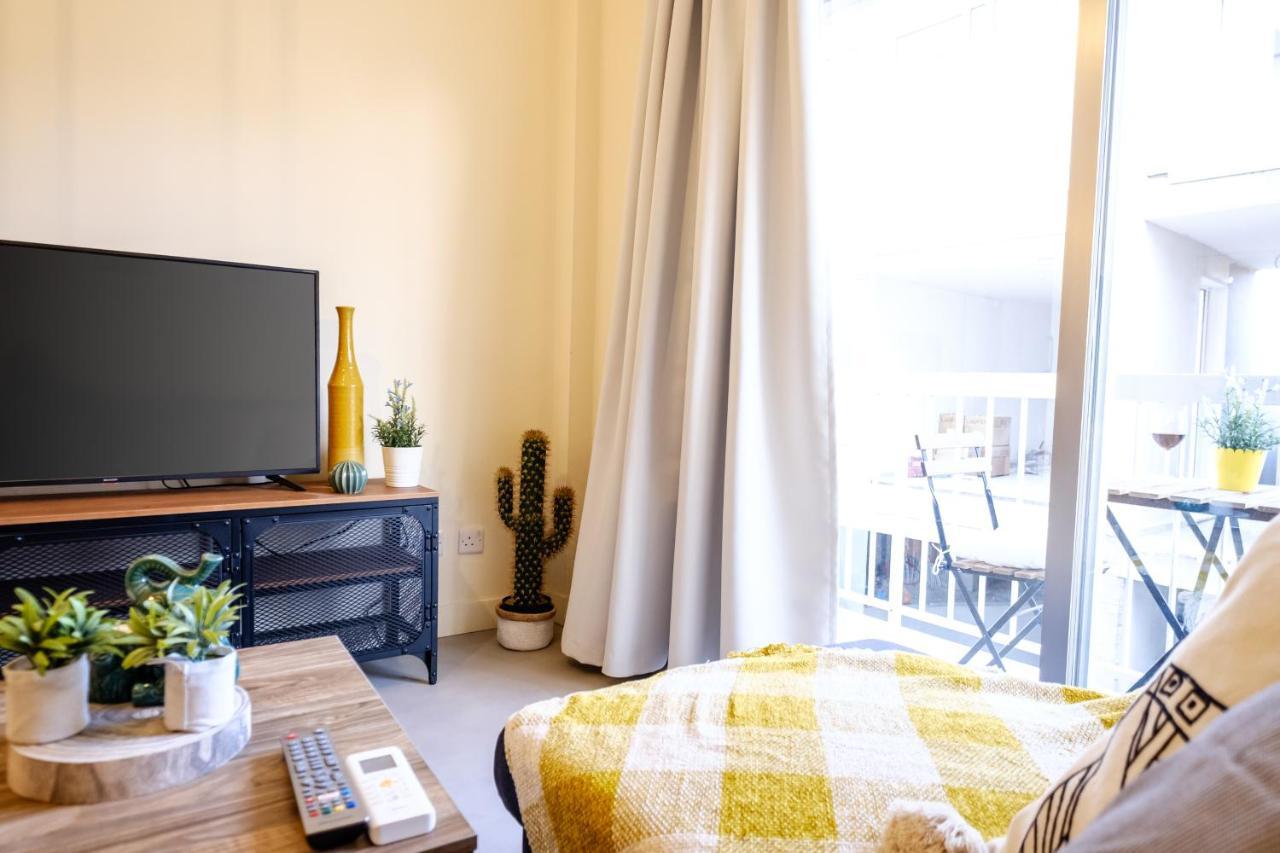 The Joy - Centre One Bedroom Flat Larnaca Esterno foto